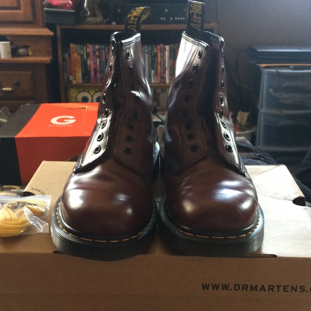 Burgundy DocMartens 8 eye boot